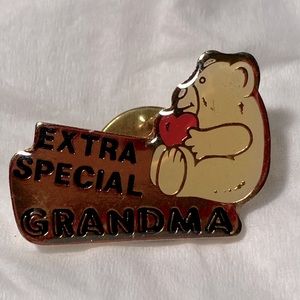 Enamel pin, honey bear, Extra Special Grandma #006